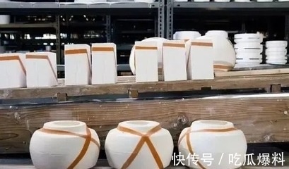 成为一名陶瓷设计师需要具备哪些基本技能?